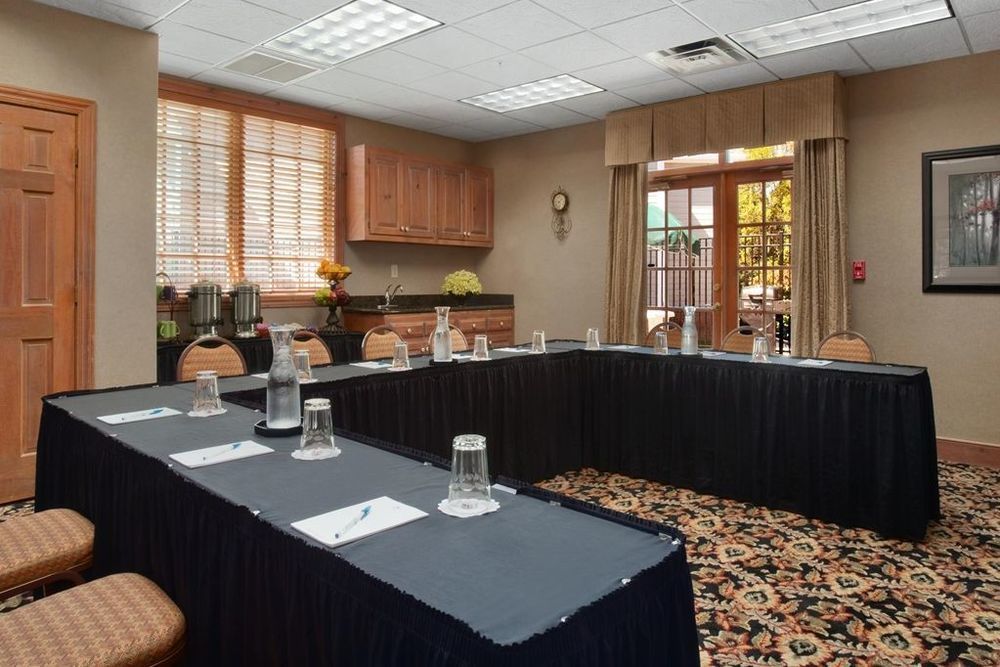 Homewood By Hilton At The Crossing Hotel 3*