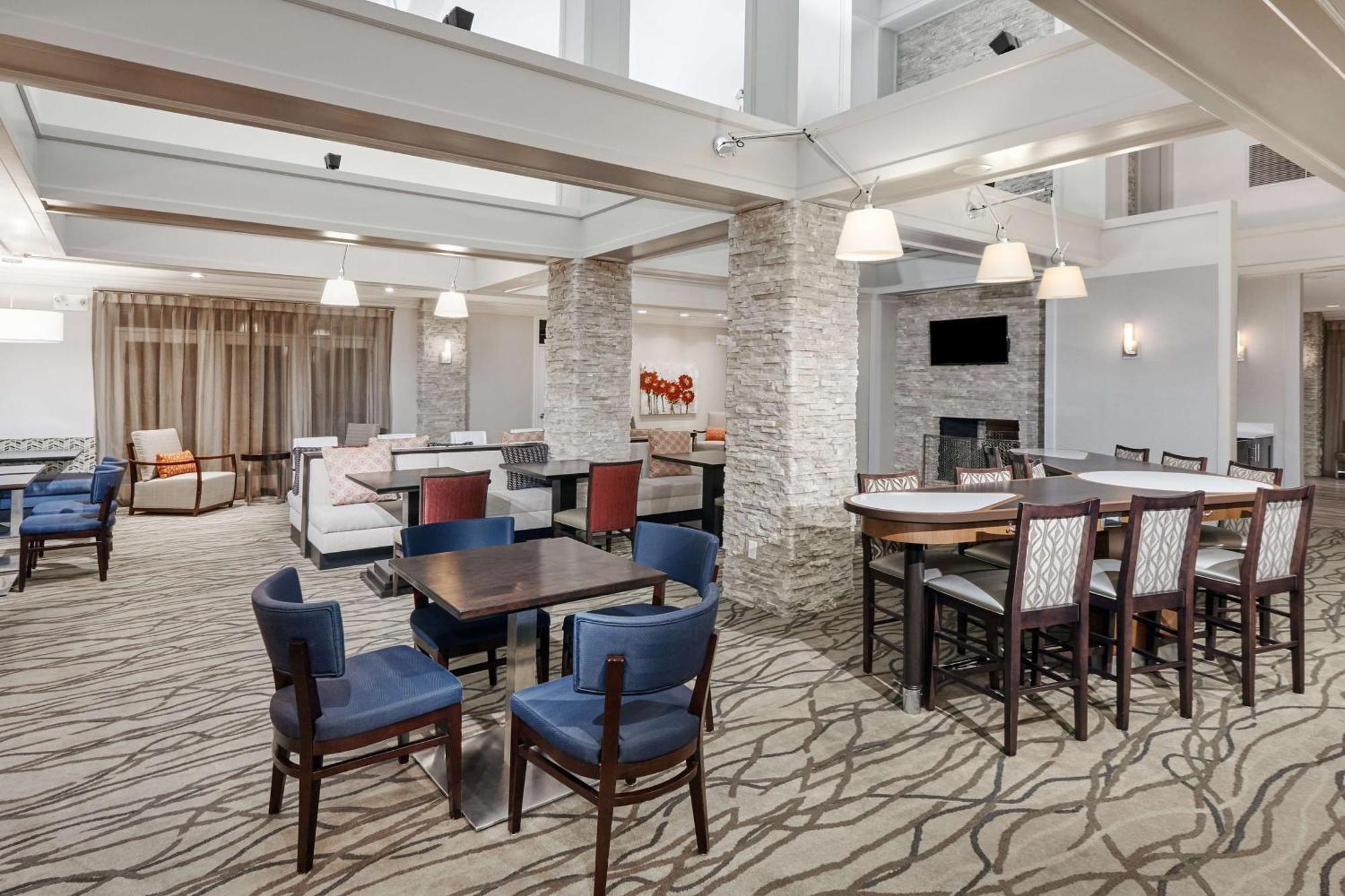 Hotel Homewood By Hilton At The Crossing Indianápolis