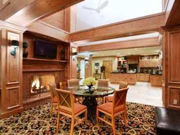 Hotel Homewood By Hilton At The Crossing Indianápolis